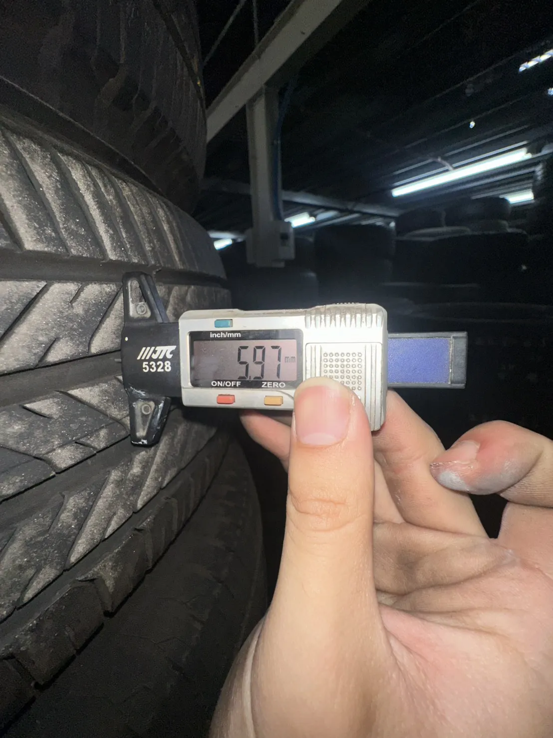 普利司通H/L001 四條 215-70-16