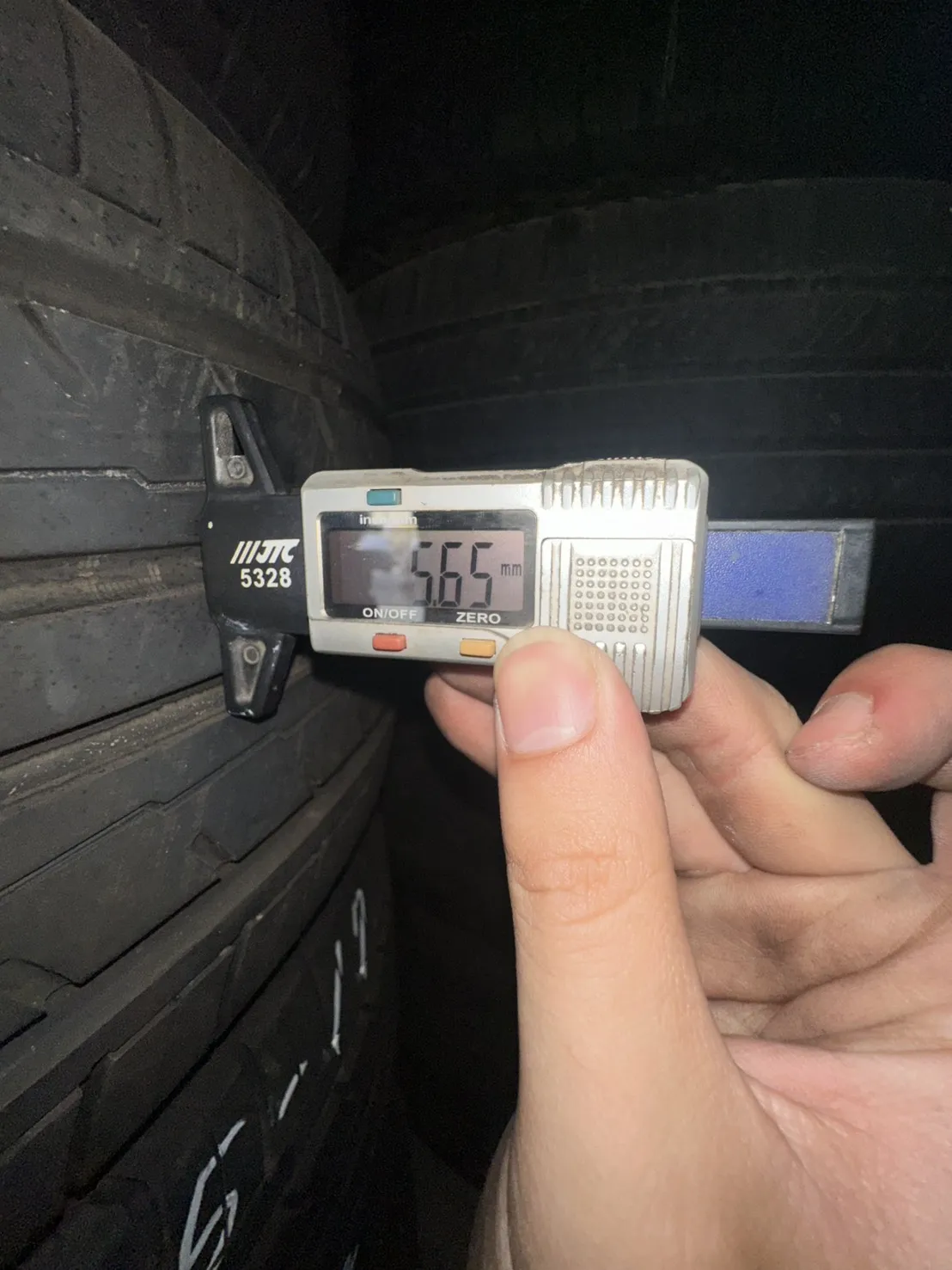 橫濱ES32 四條 235-45-17