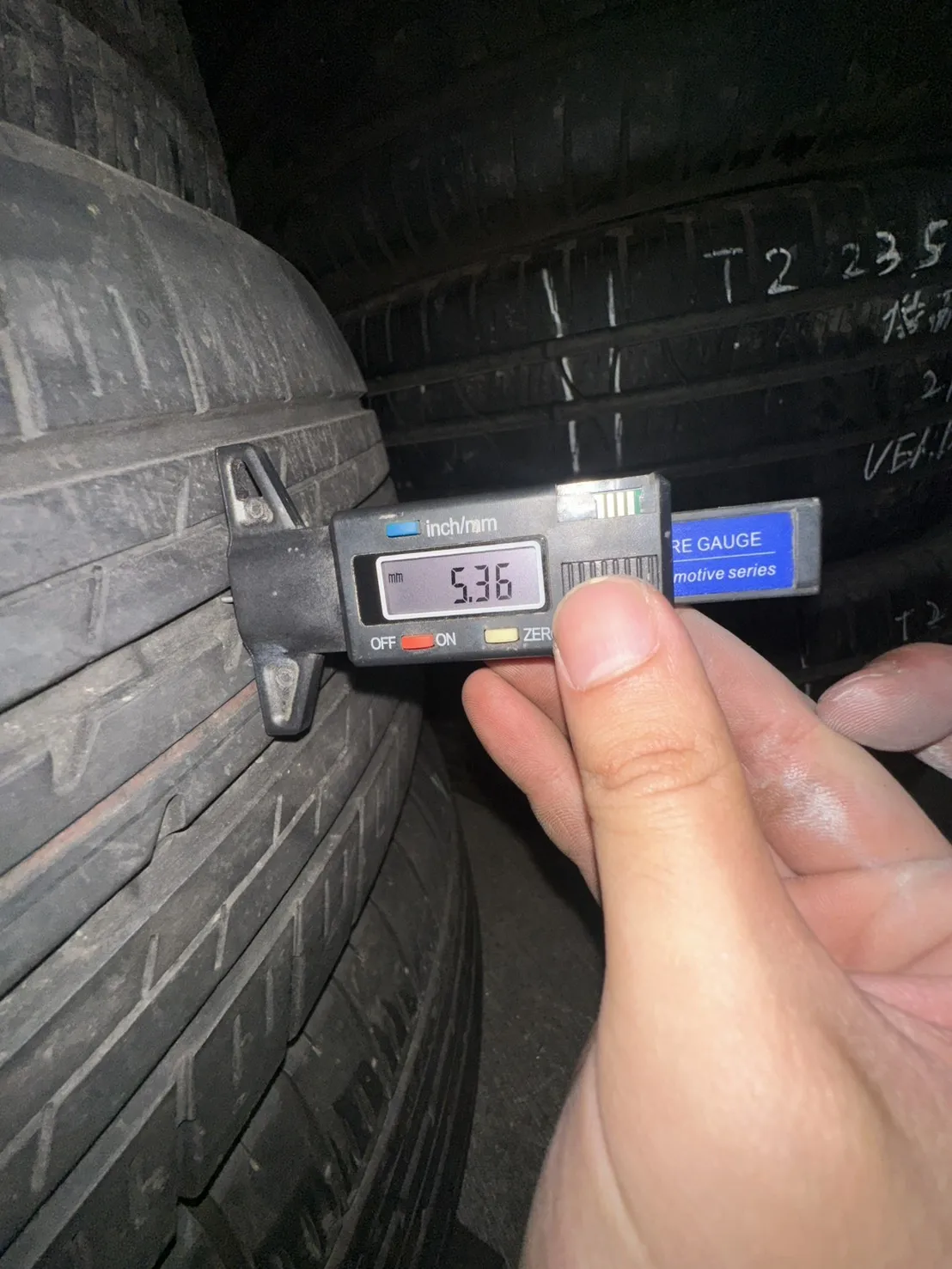 普利司通H/L33 二條 235-60-18