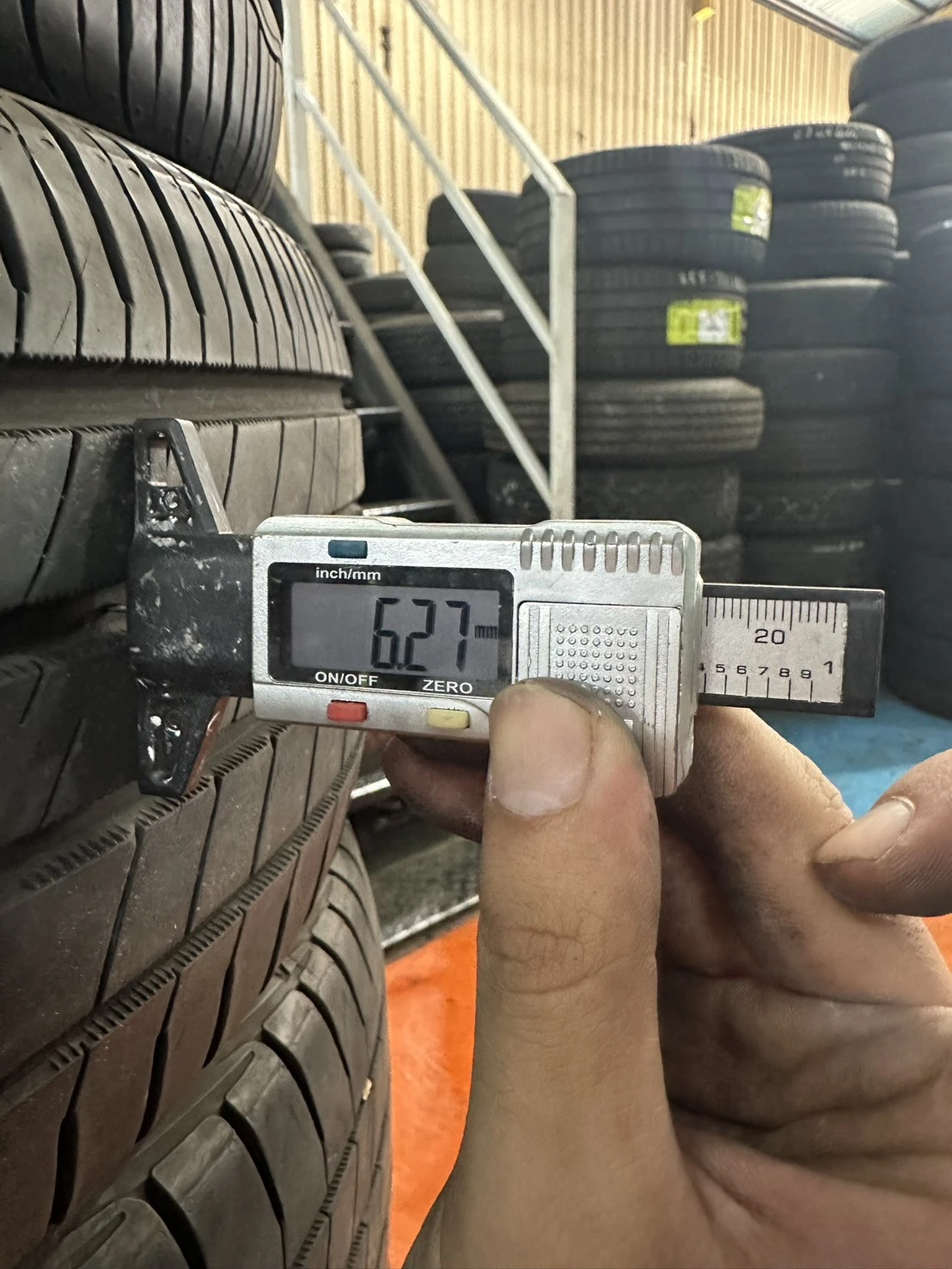 登錄普LM705 205-55-16