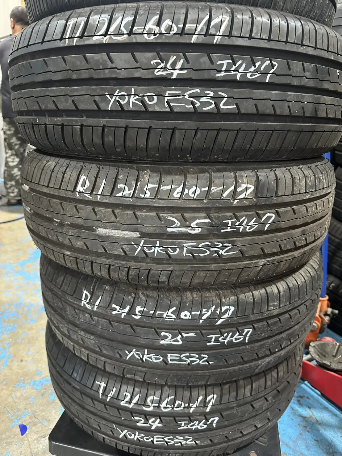橫濱ES32 四條 215-60-17