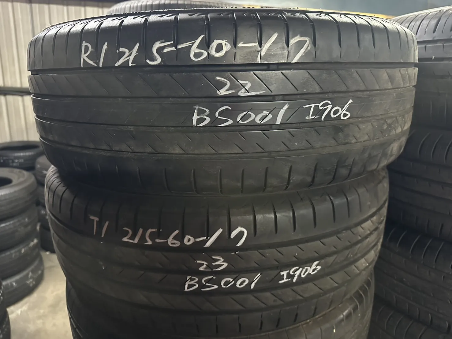 普利司通001 二條 215-60-17