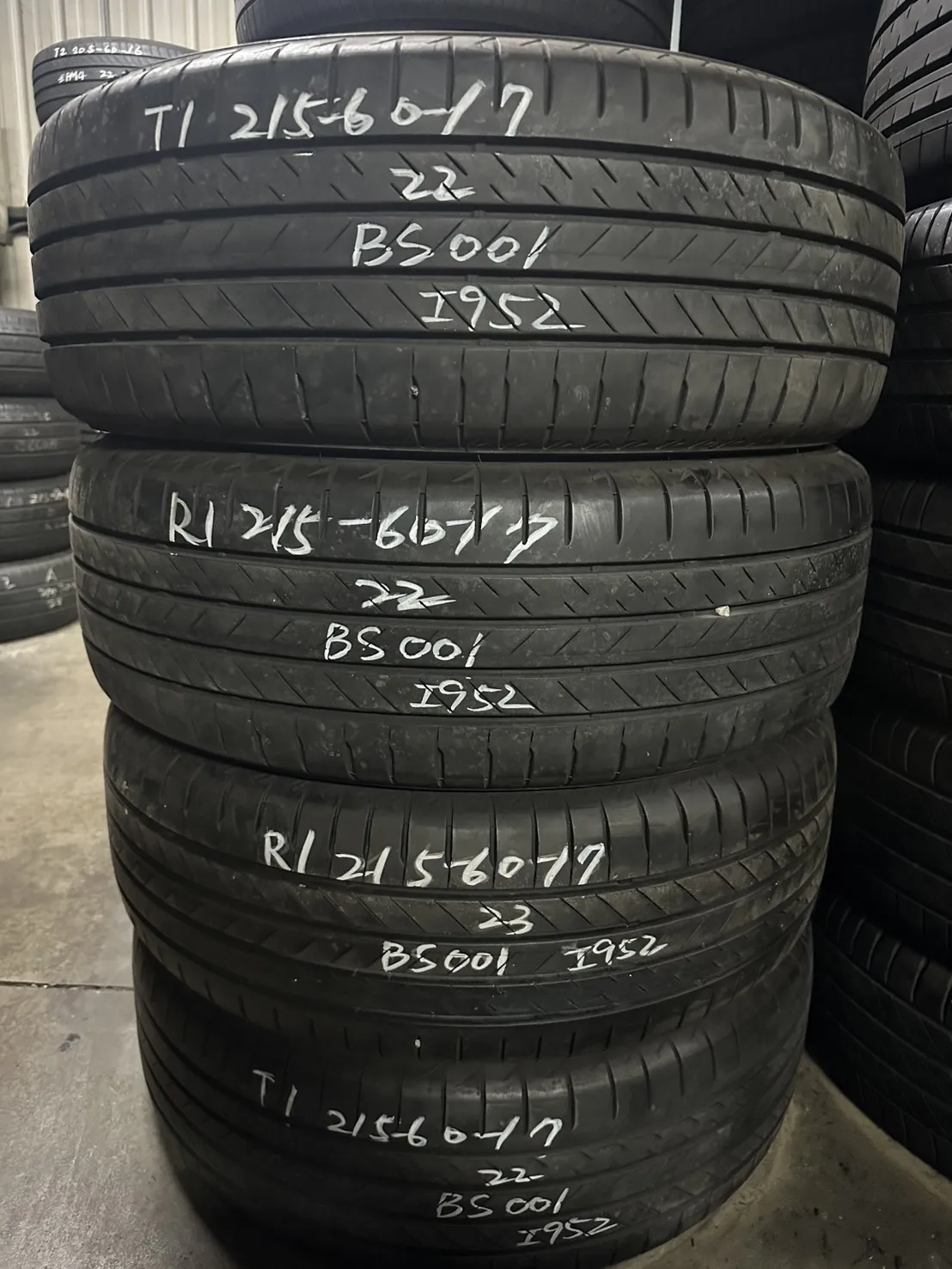 普利司通001 四條 215-60-17