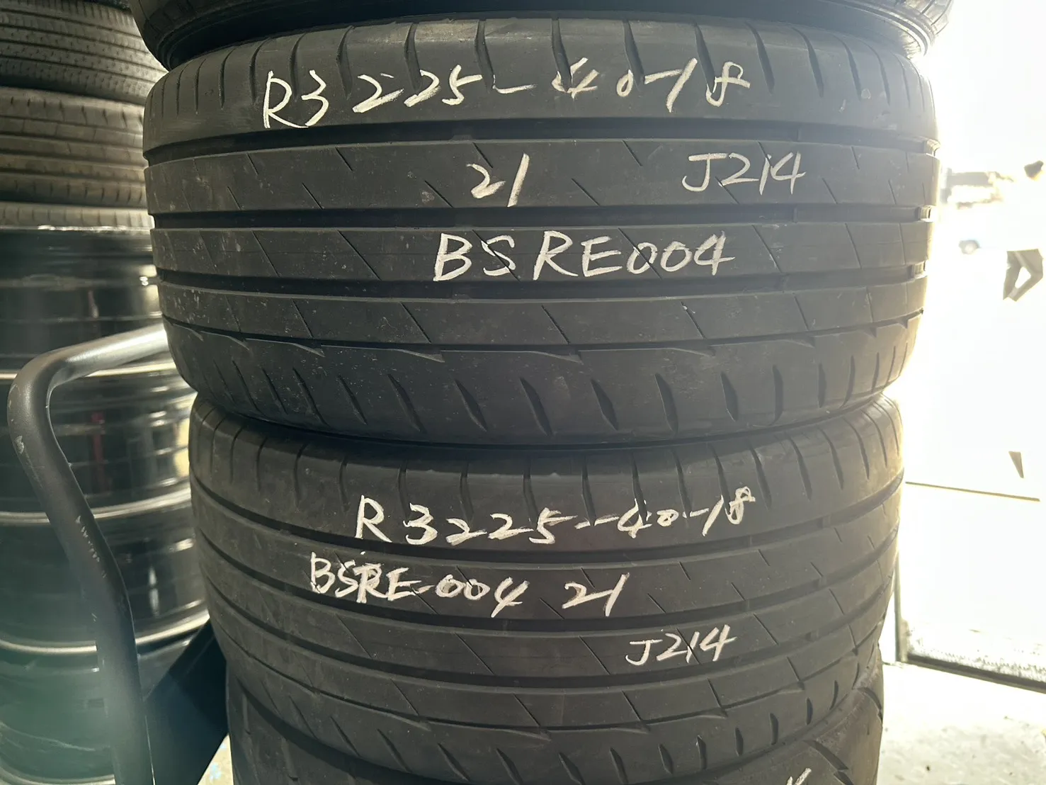 普利司通RE004 二條 225-40-18