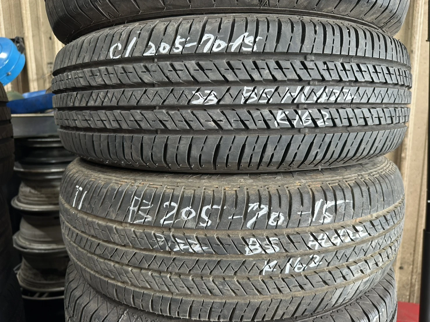 普利司通H/L422 205-70-15