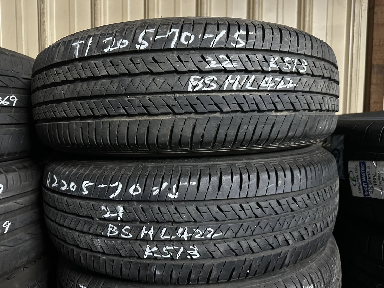 普利司通H/L422 205-70-15
