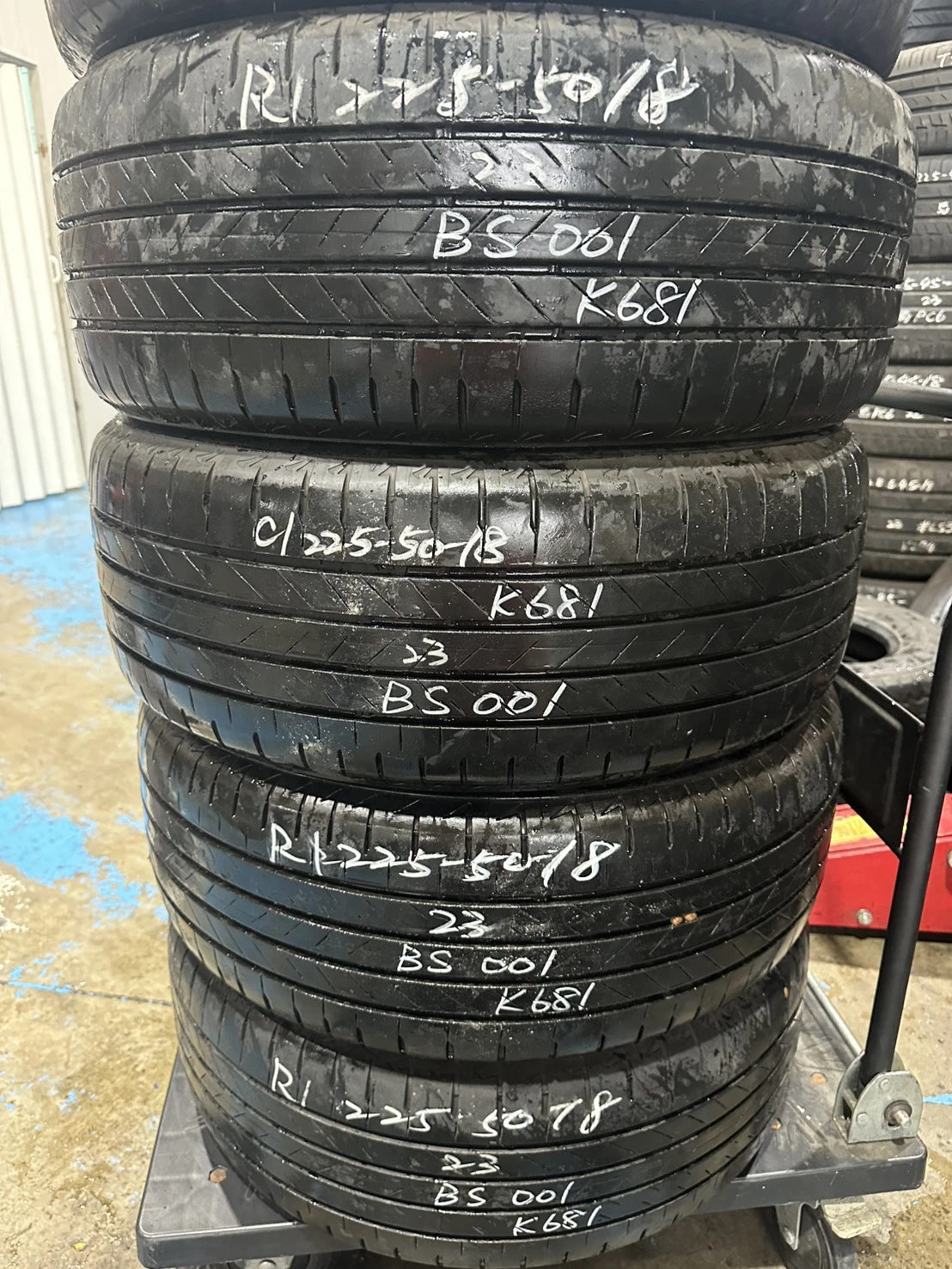 普利司通001 225-50-18