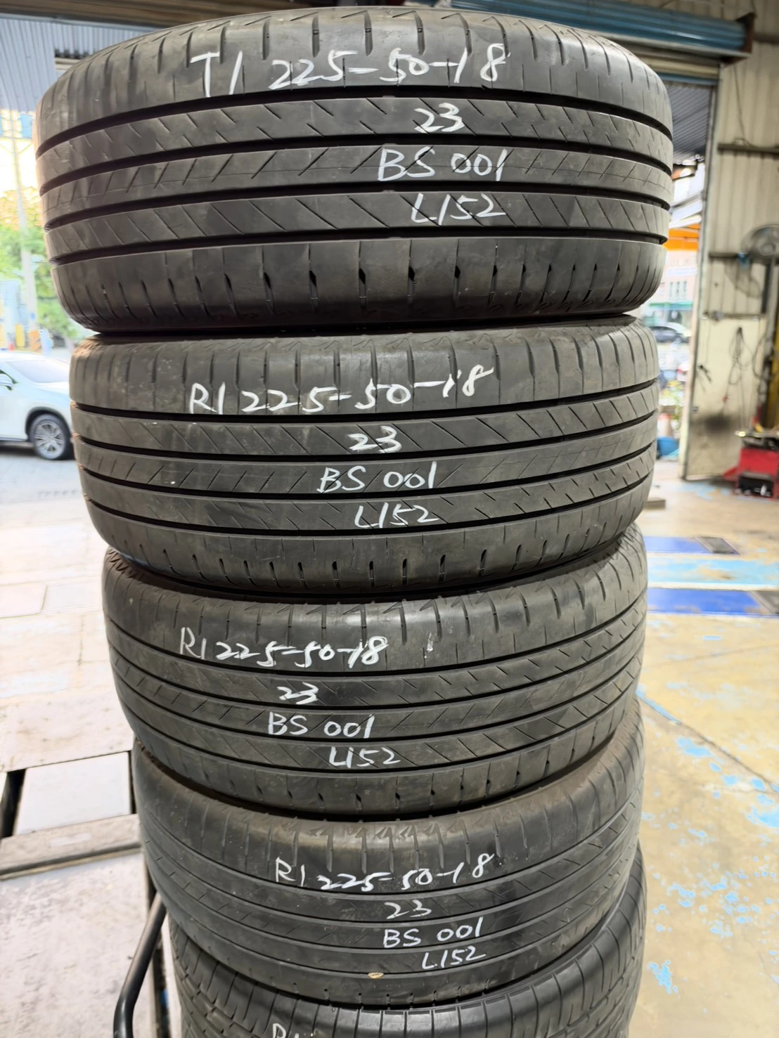 普利司通001 225-50-18