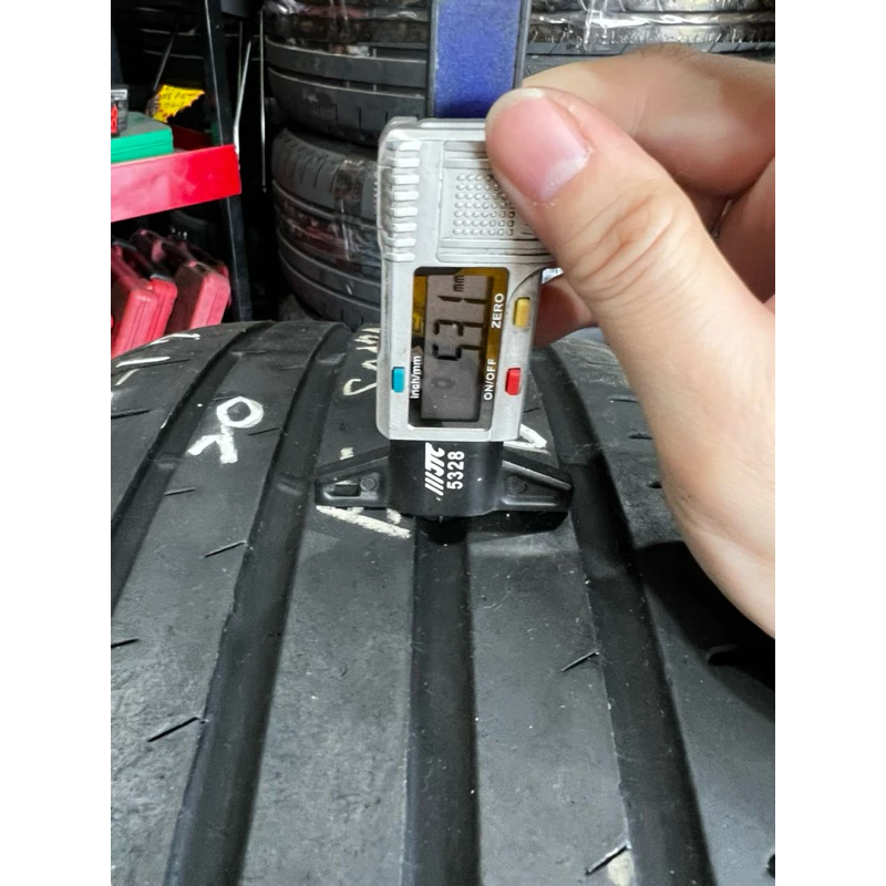 D637普利司通235-50-17兩條3000含裝♥️深度5.31mm♥️8成