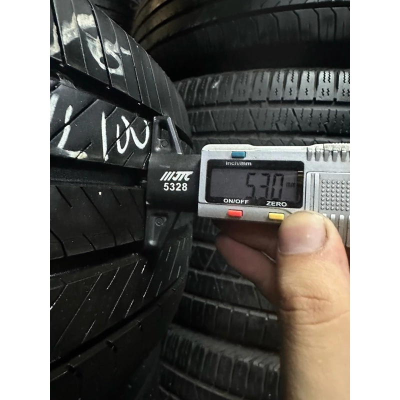 E9普利司通215-70-16四條5000含裝深度8成（5.3mm)