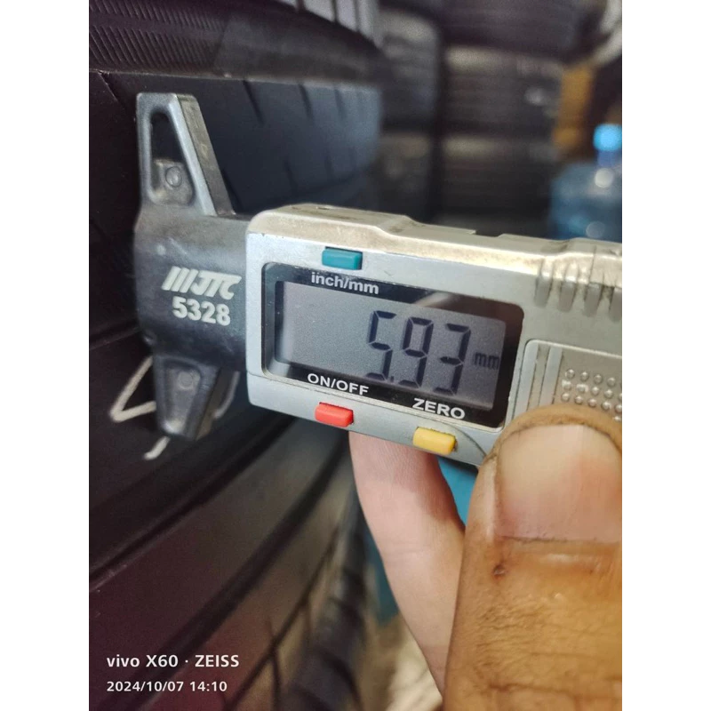 E909米其林315-35-21兩條9000 9成這組還有另外兩條，一次四條可優惠