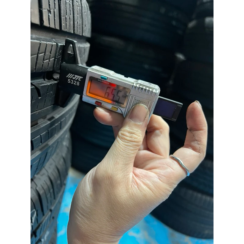 F350倍耐力225-55-19兩條7000 9成
