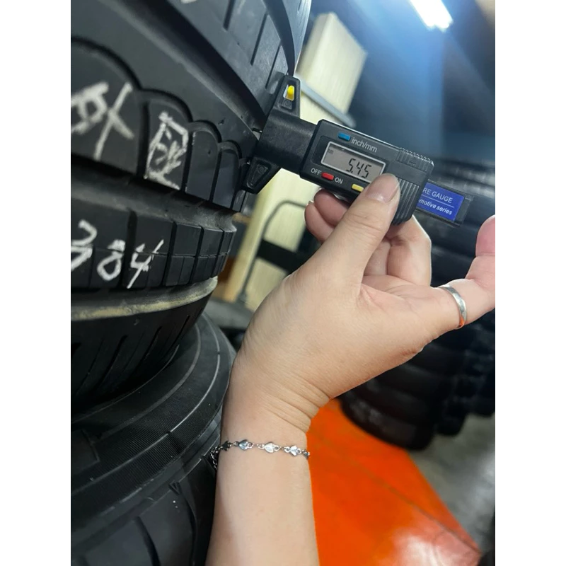 1384倍耐力PZERO 255-40-17兩條3000含裝 8成 深度5.45mm