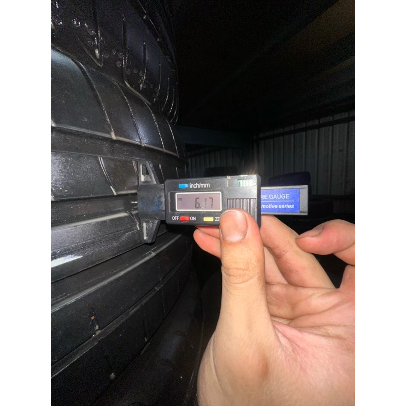 H192固特異SST 225-40-18兩條5000含裝 9成深度6.17mm 21年