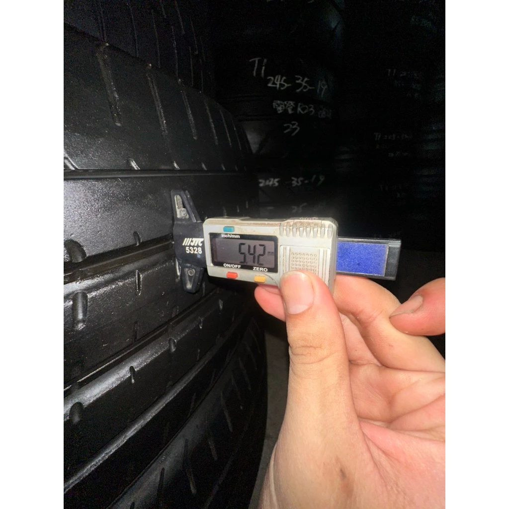a832倍耐力PO 275-45-20兩條7000含裝 8成深度5.42mm 22年