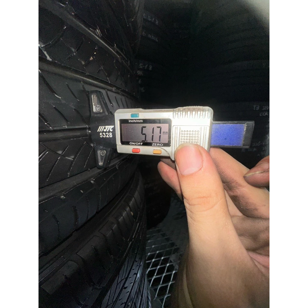 b64米其林LATITUDE 235-55-18兩條4000含裝 8成深度5.17mm 20年