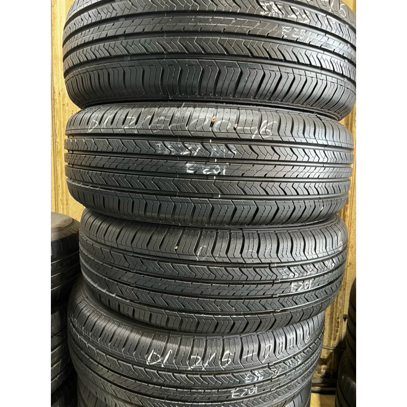 E201瑪吉斯215-70-16四條5000 9成深度7.68mm