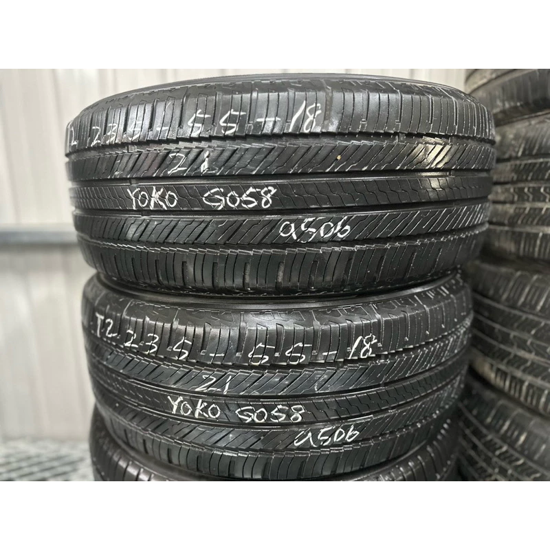 a506橫濱G058 235-55-18兩條4000含裝 8成深度5.52mm 21年