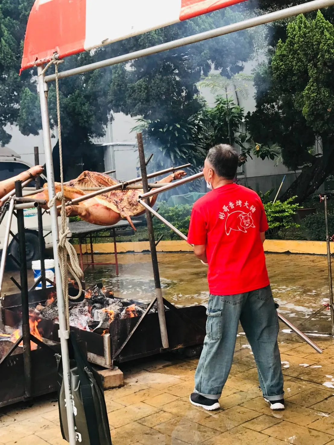 團體訂購烤豬
