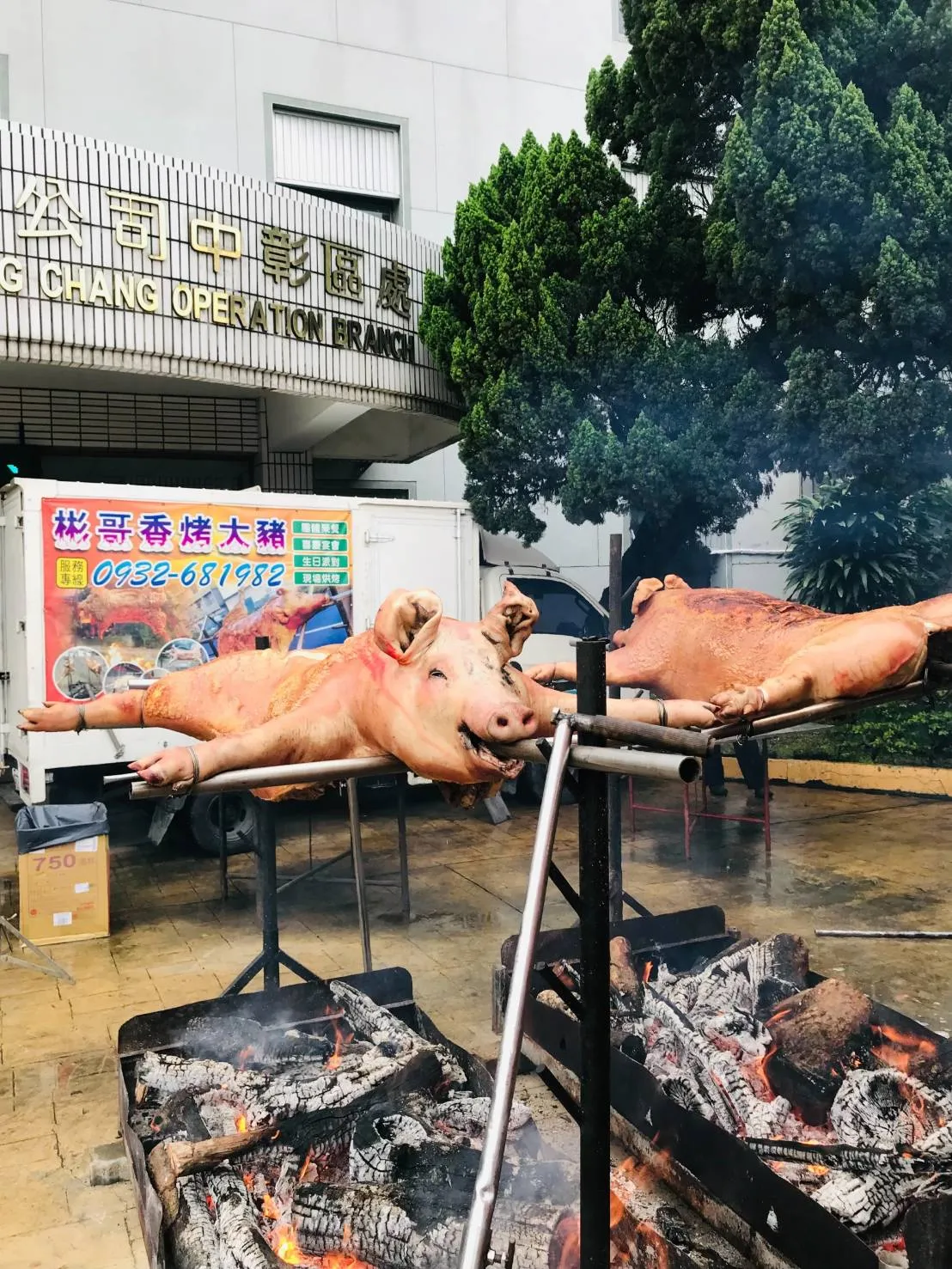 團體訂購烤豬