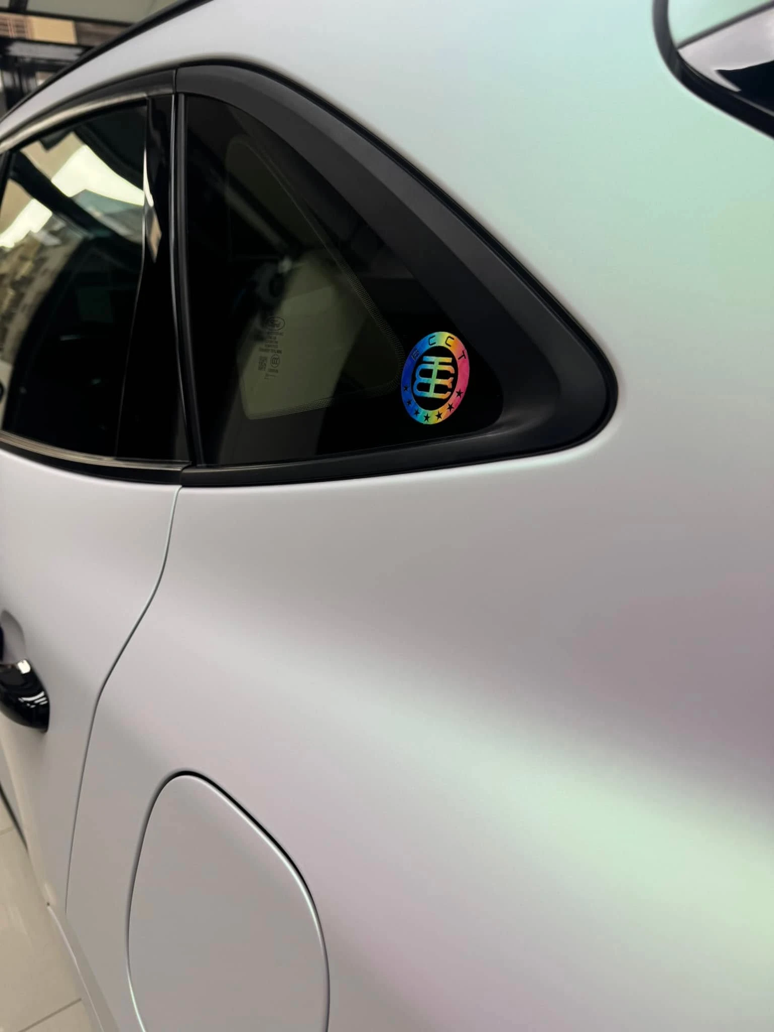 FORD KUGA老客戶舊換新衣全車TYONE 品牌TPU材質幻彩曙光白犀牛皮改色膜