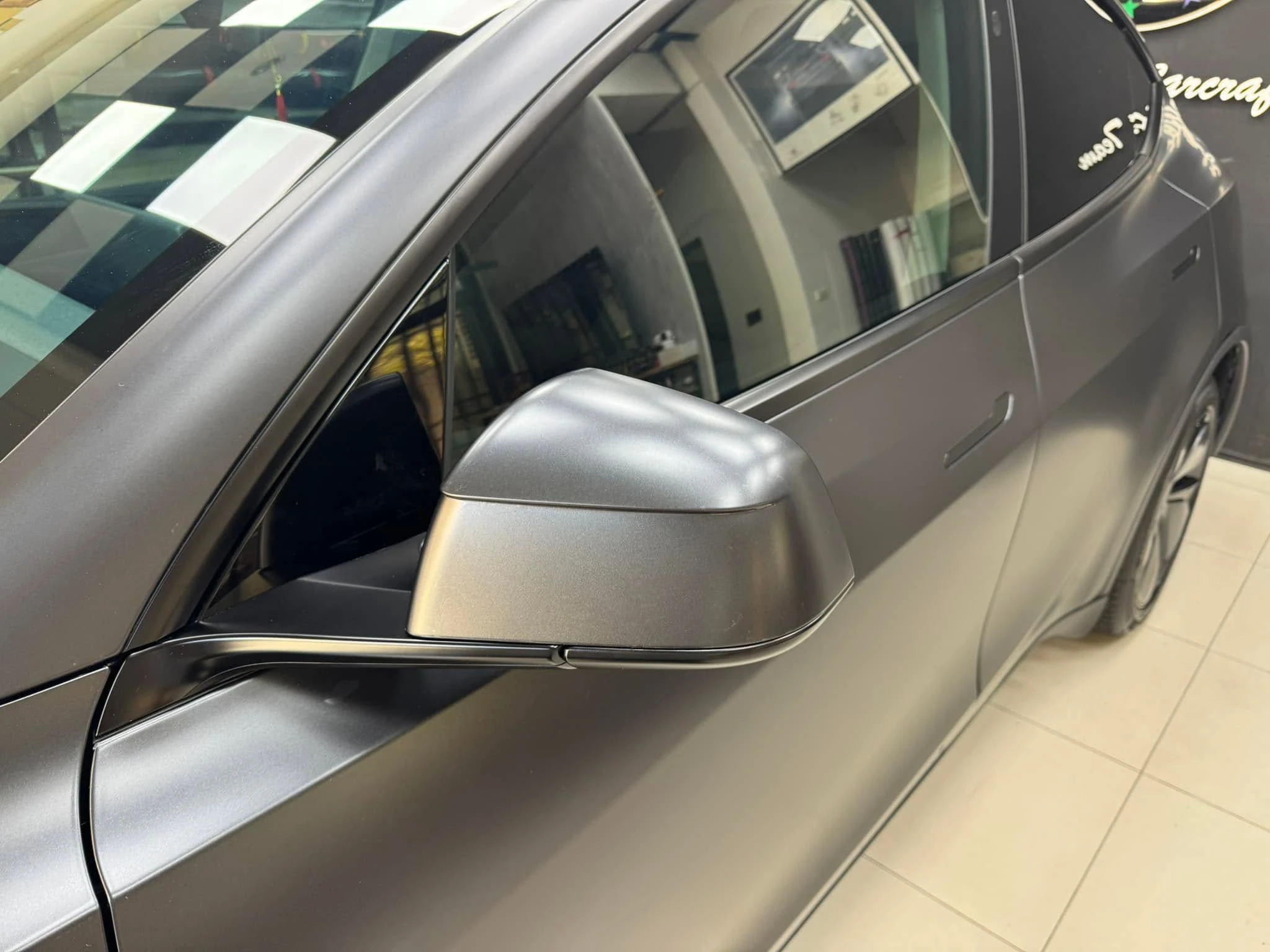 TESLA models Y新車落地全車KSG消光TPU犀牛皮, 堅持純手工無使用化學添加物施工，貼好貼滿