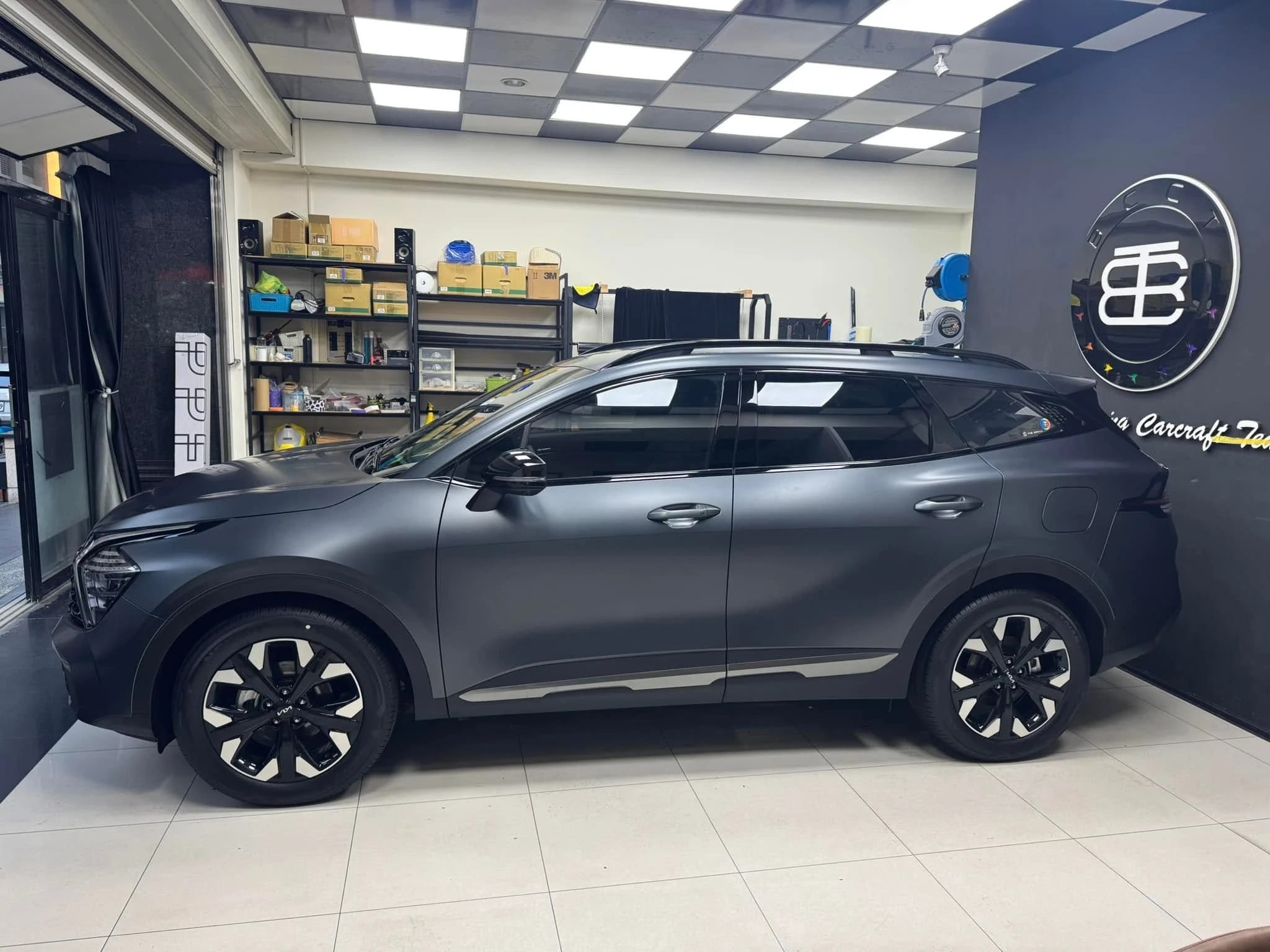 Kia Sportage原廠消光灰新車落地全車KSG消光TPU犀牛皮, 堅持純手工無使用化學添加物施工，貼好貼滿