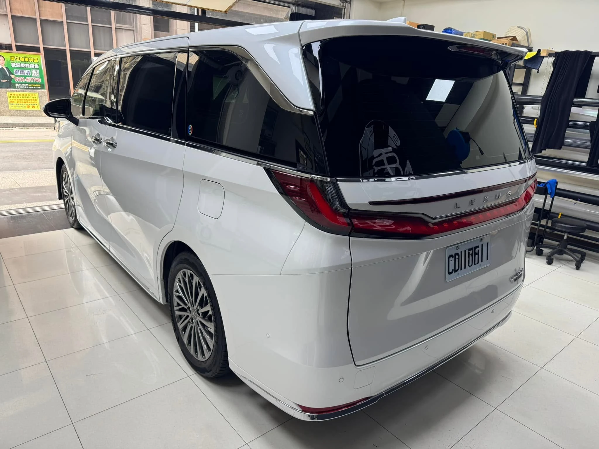 LEXUS LM500h新車落地全車KSG TPU透明犀牛皮保護膜施工+KSG前擋風玻璃保護膜