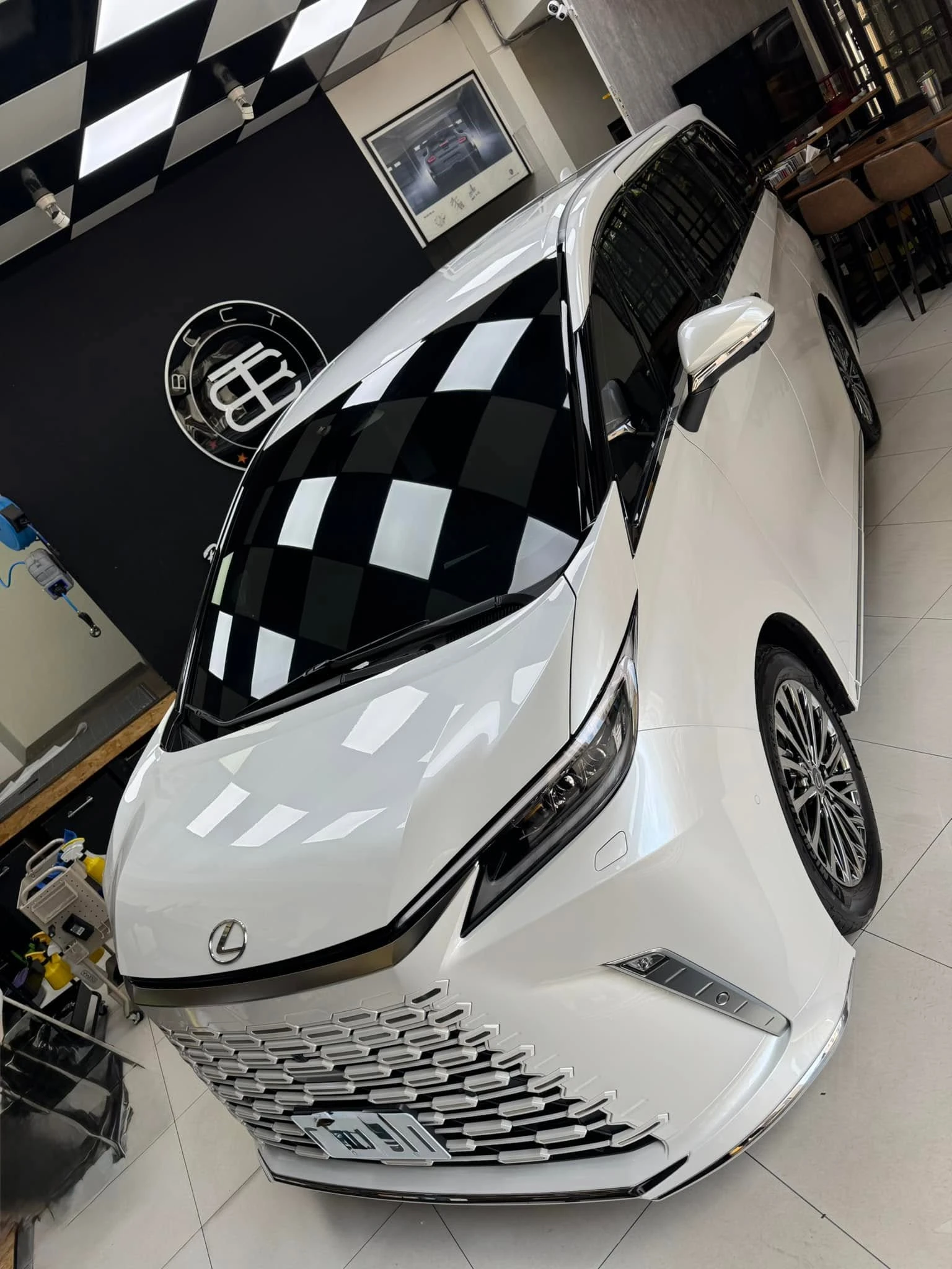 LEXUS LM500h新車落地全車KSG TPU透明犀牛皮保護膜施工+KSG前擋風玻璃保護膜