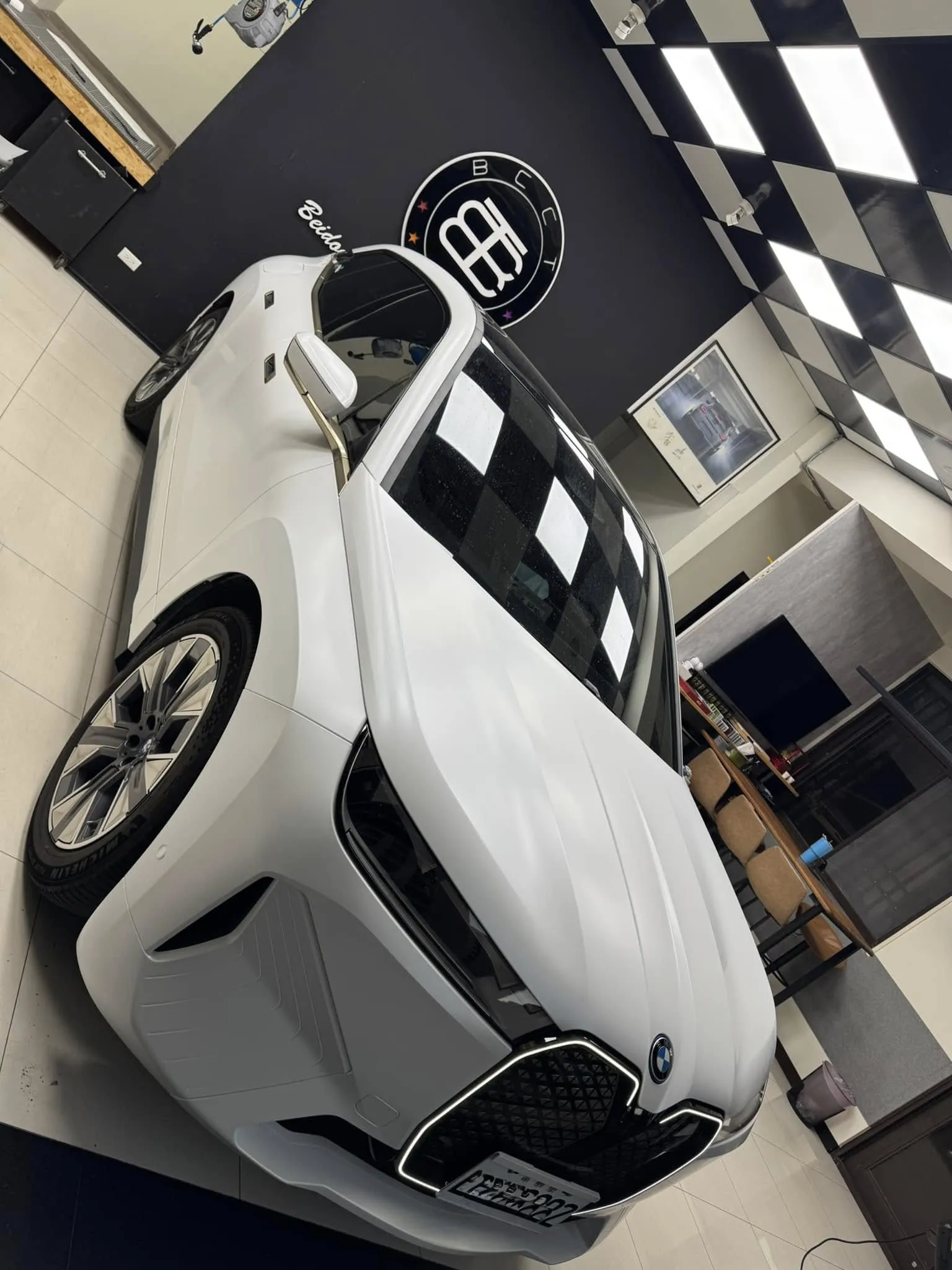 BMW IX全車XPPF 消光珠光白TPU犀牛皮改色膜