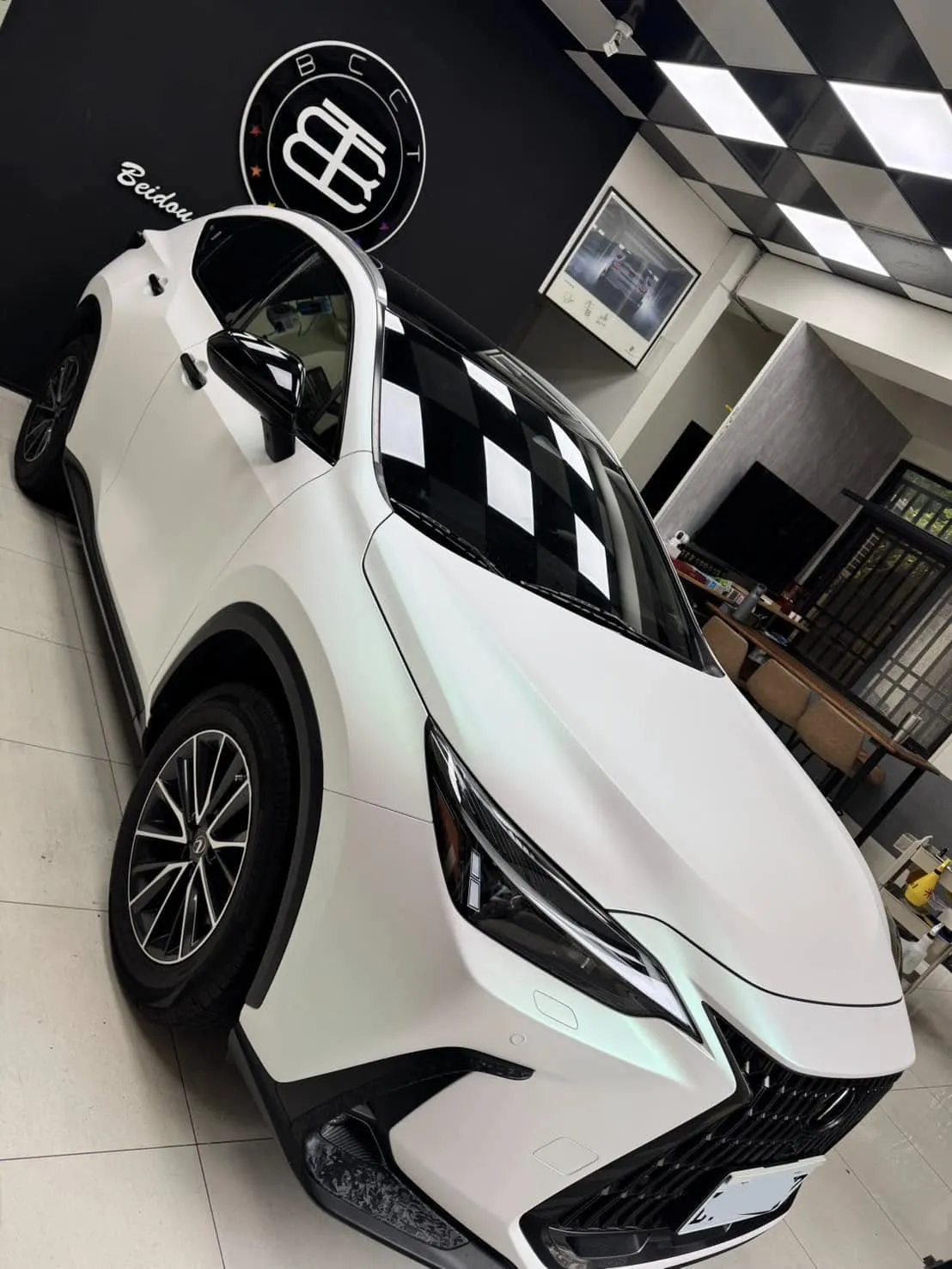 LEXUS NX200全車TYONE 品牌TPU材質幻彩曙光白犀牛皮改色膜