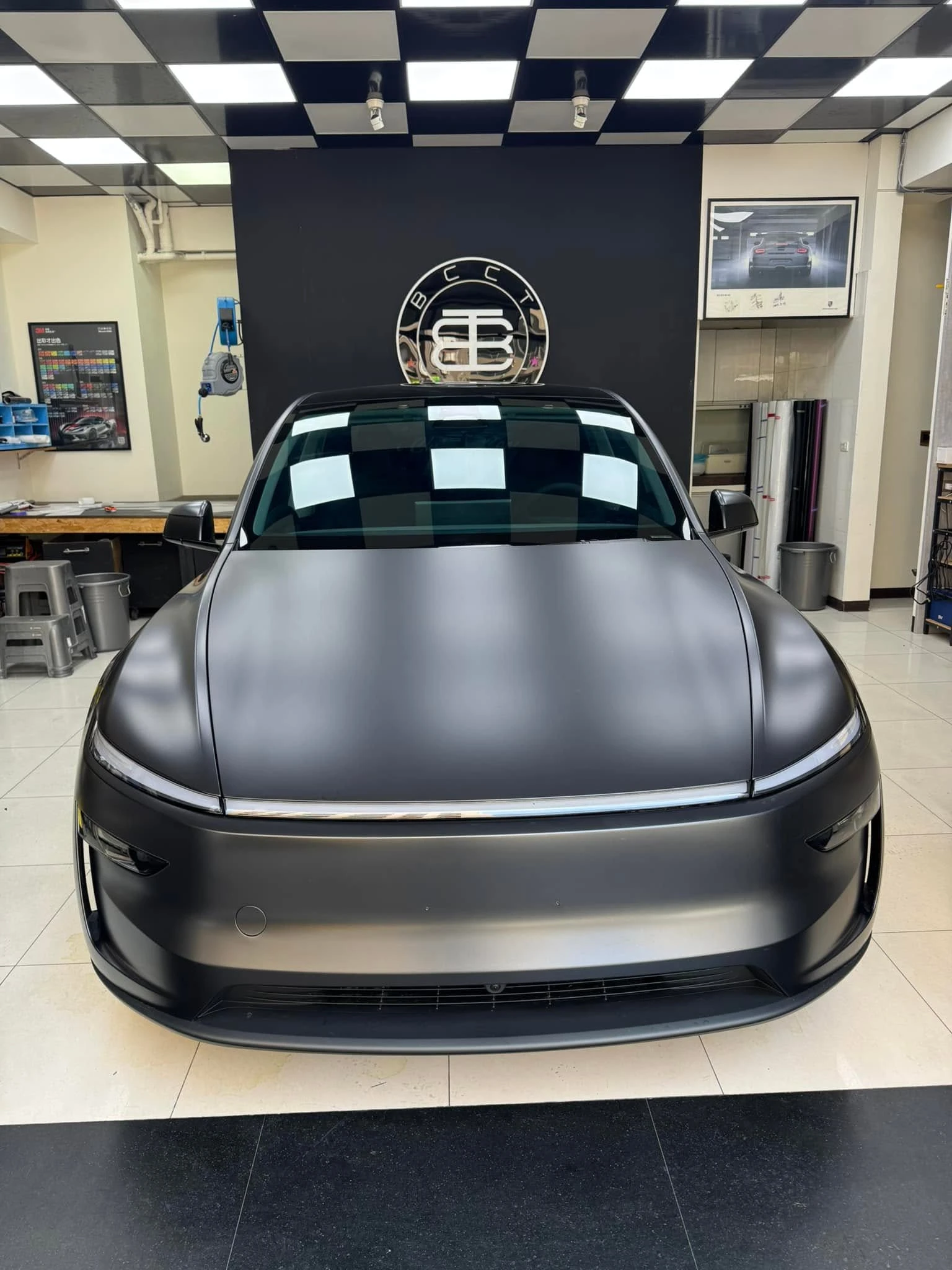 TESLA models Y新車落地全車KSG消光TPU犀牛皮, 堅持純手工無使用化學添加物施工，貼好貼滿