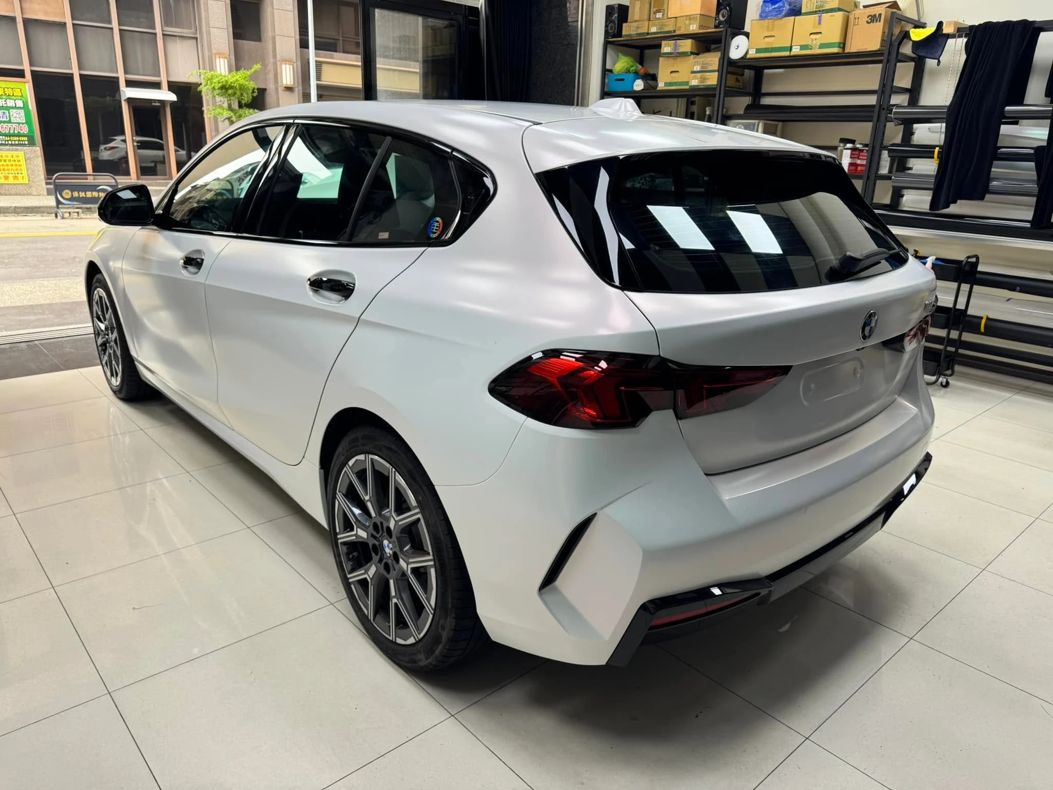 BMW F70 120全車TYONE 品牌PET材質電光白變紅改色膜