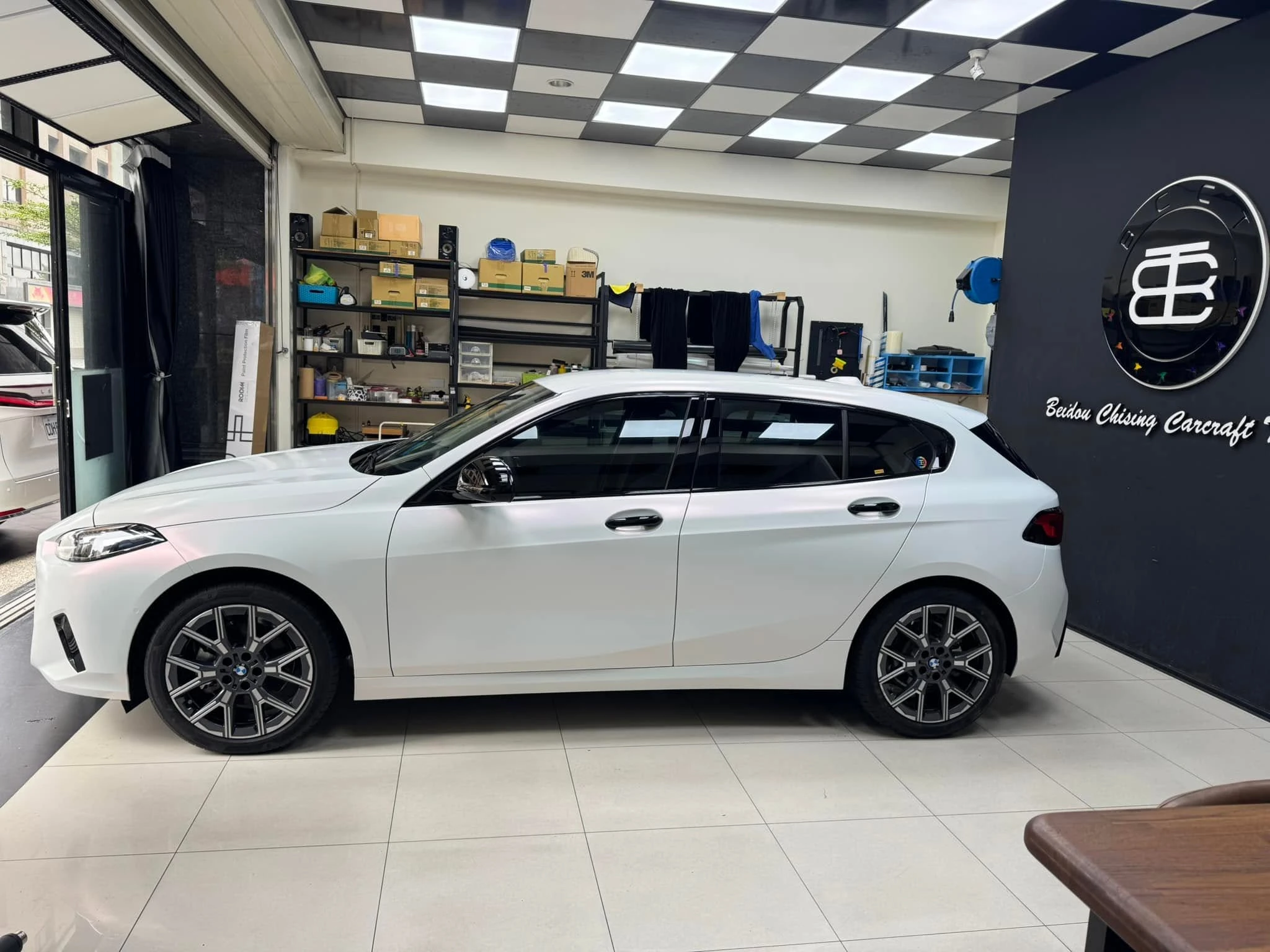 BMW F70 120全車TYONE 品牌PET材質電光白變紅改色膜