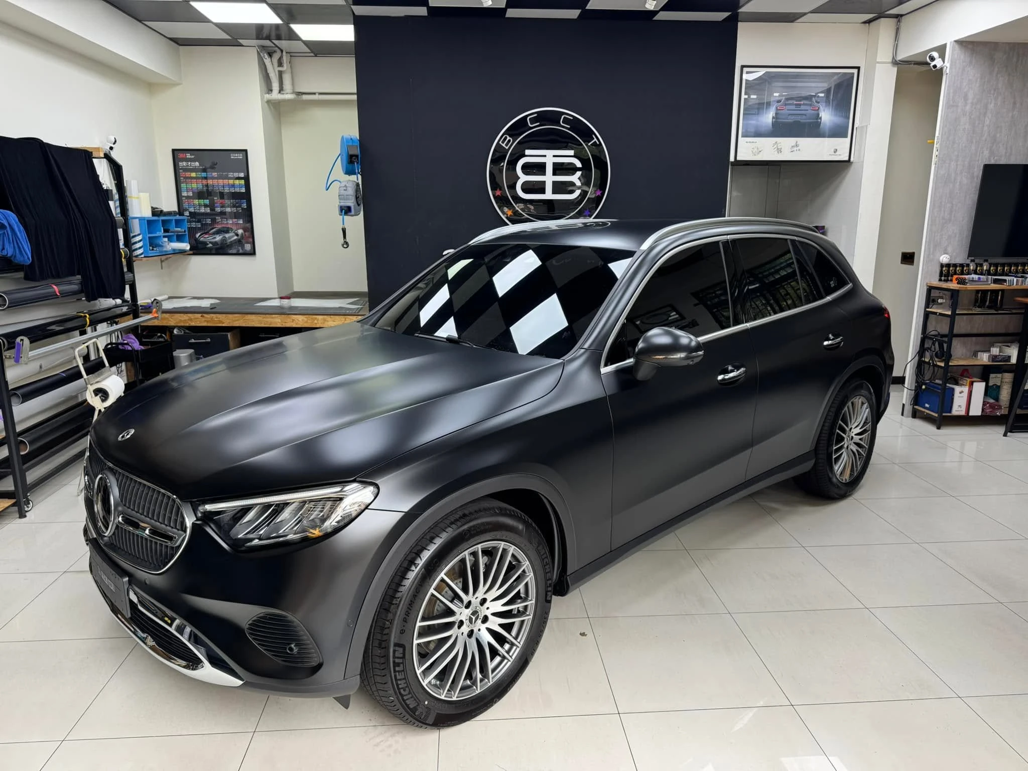 賓士 GLC200新車落地全車KSG消光TPU犀牛皮, 堅持純手工無使用化學添加物施工，貼好貼滿