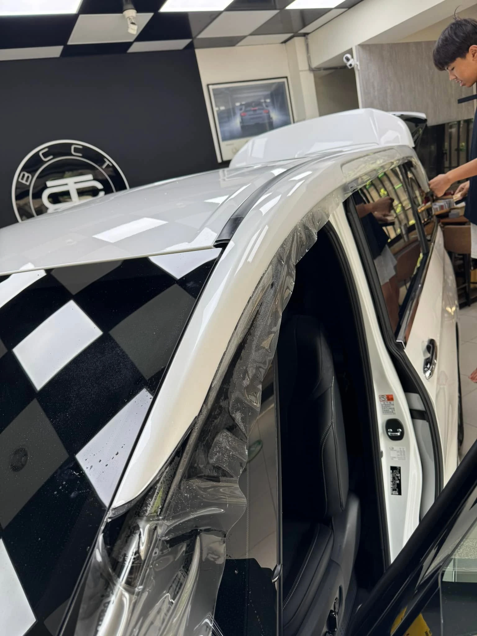 LEXUS LM500h新車落地全車KSG TPU透明犀牛皮保護膜施工+KSG前擋風玻璃保護膜