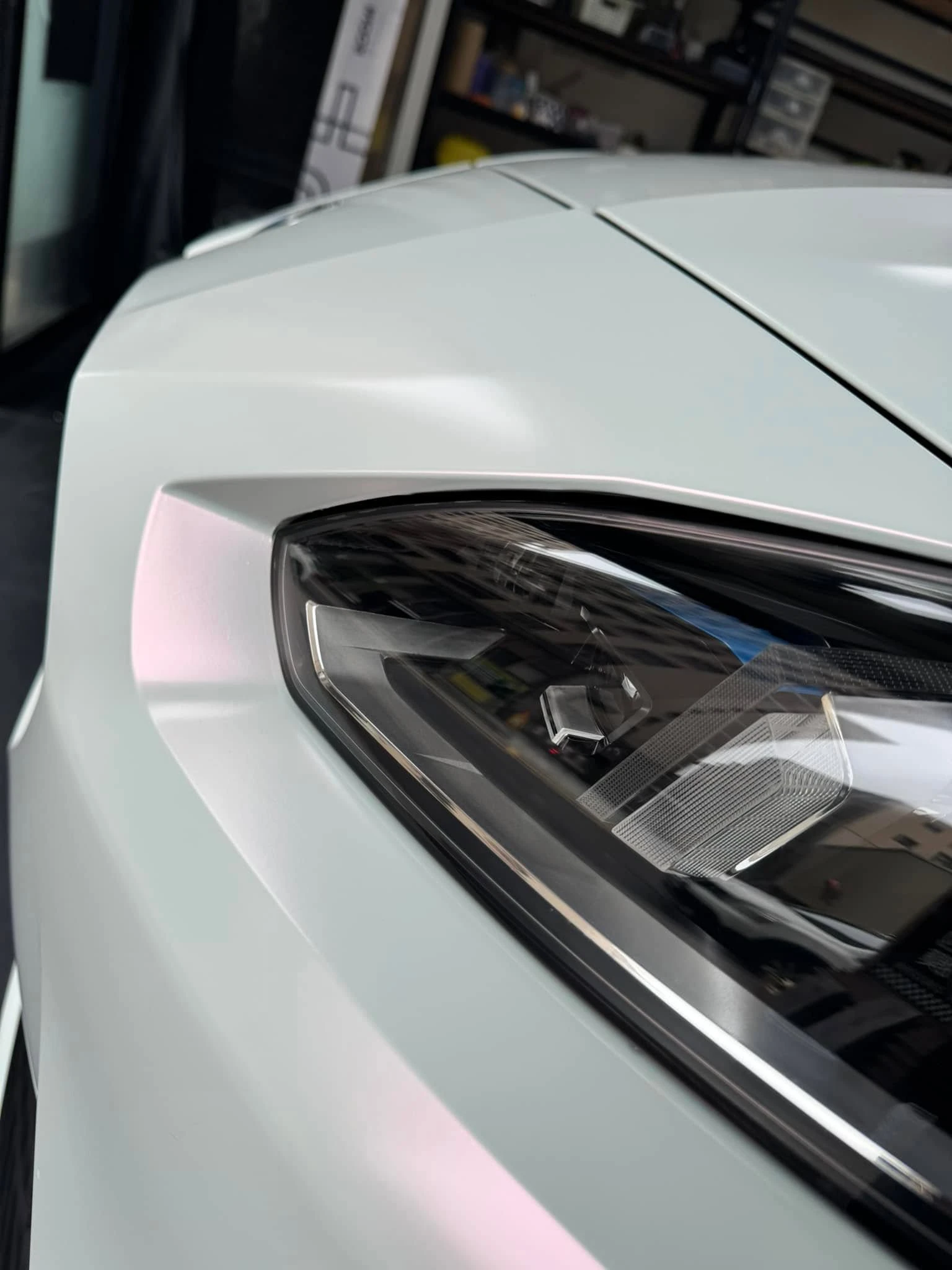 BMW F70 120全車TYONE 品牌PET材質電光白變紅改色膜