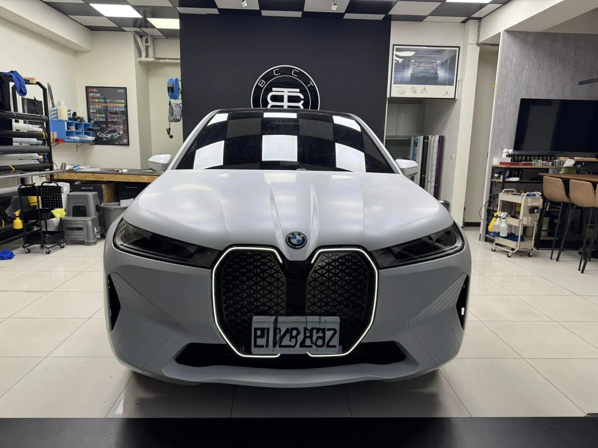 BMW IX全車XPPF 消光珠光白TPU犀牛皮改色膜