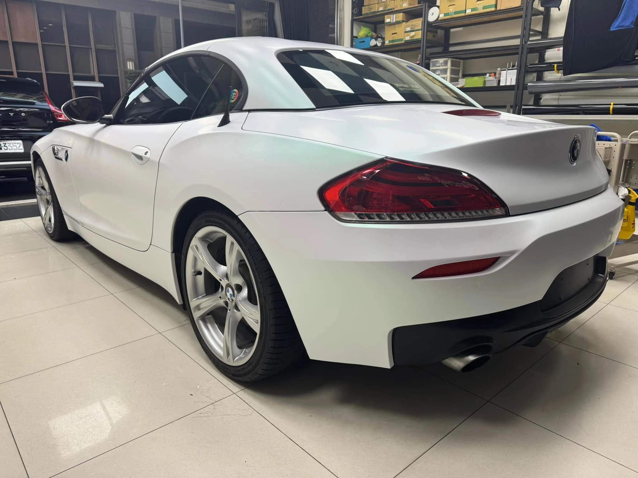 BMW Z4全車TYONE 品牌TPU材質幻彩曙光白犀牛皮改色膜