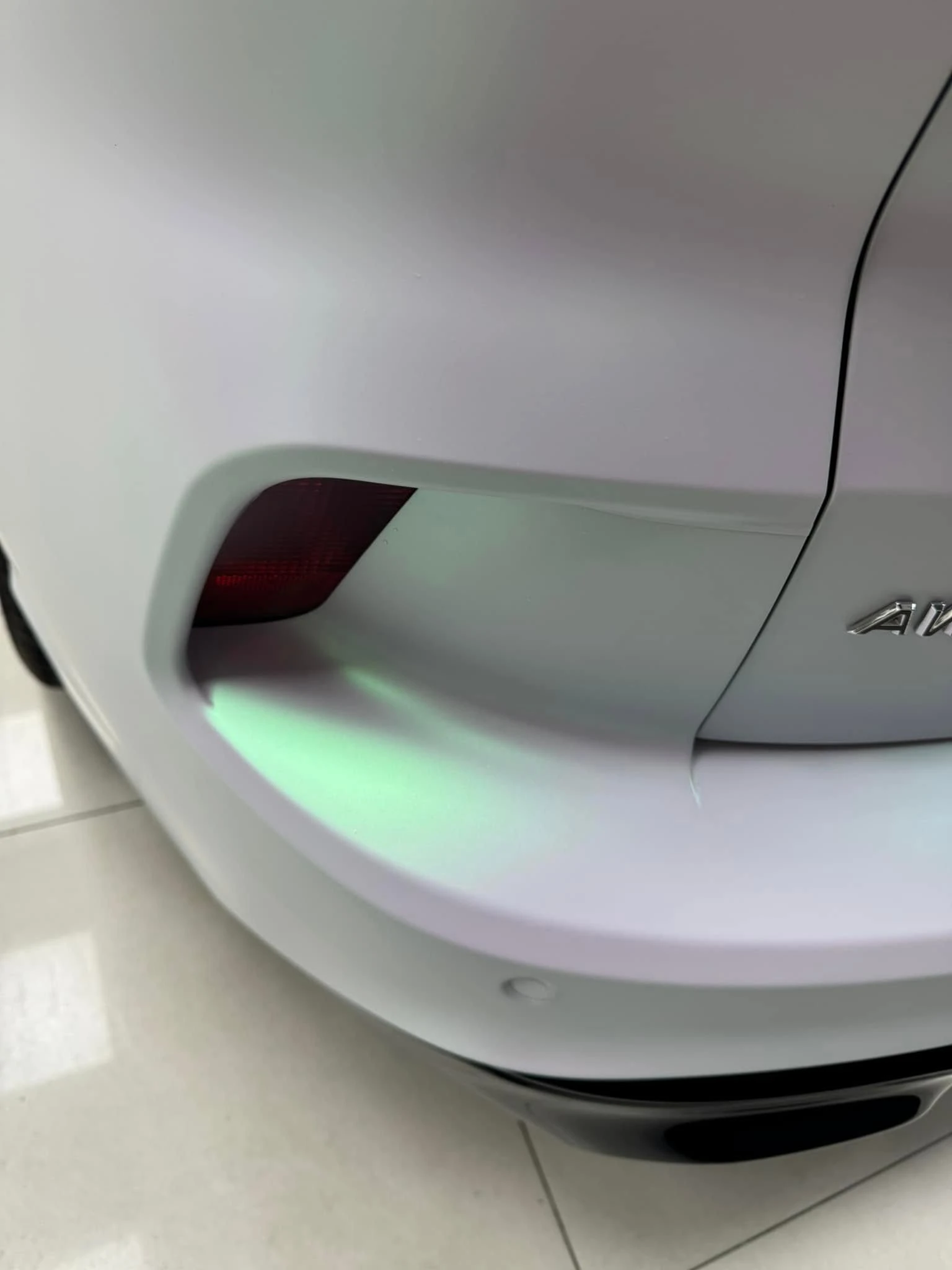 FORD KUGA老客戶舊換新衣全車TYONE 品牌TPU材質幻彩曙光白犀牛皮改色膜