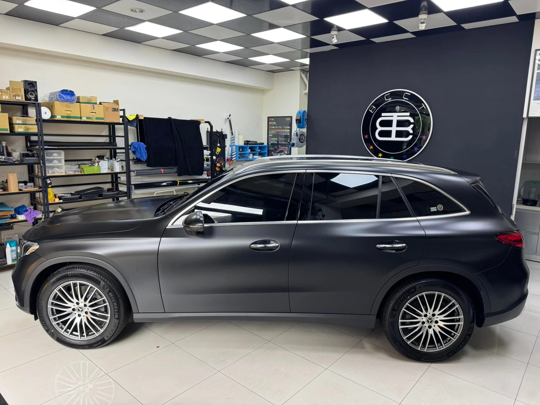 賓士 GLC200新車落地全車KSG消光TPU犀牛皮, 堅持純手工無使用化學添加物施工，貼好貼滿