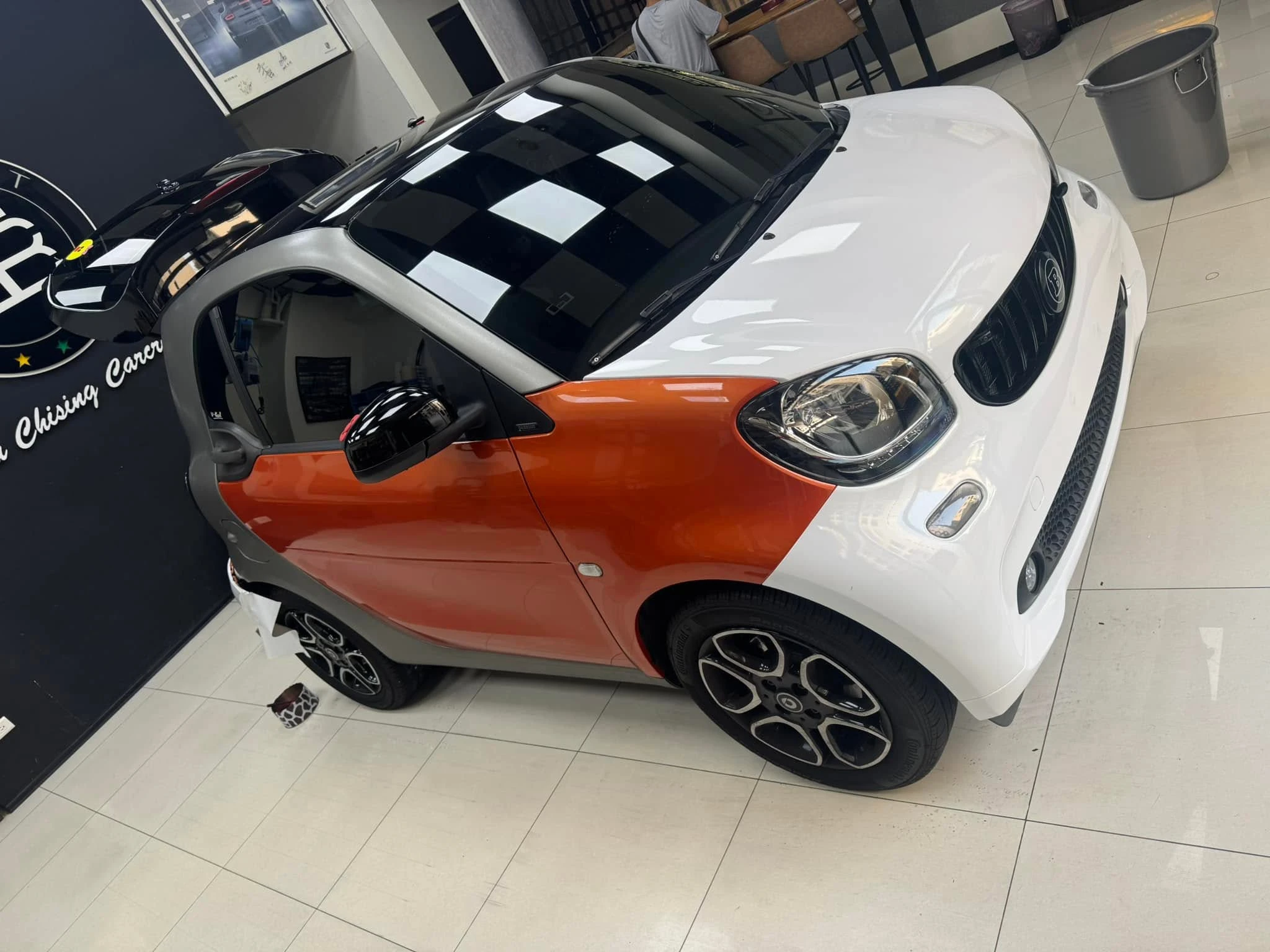 SMART原廠橘色全車TYONE 品牌PET材質珠光白改色膜。