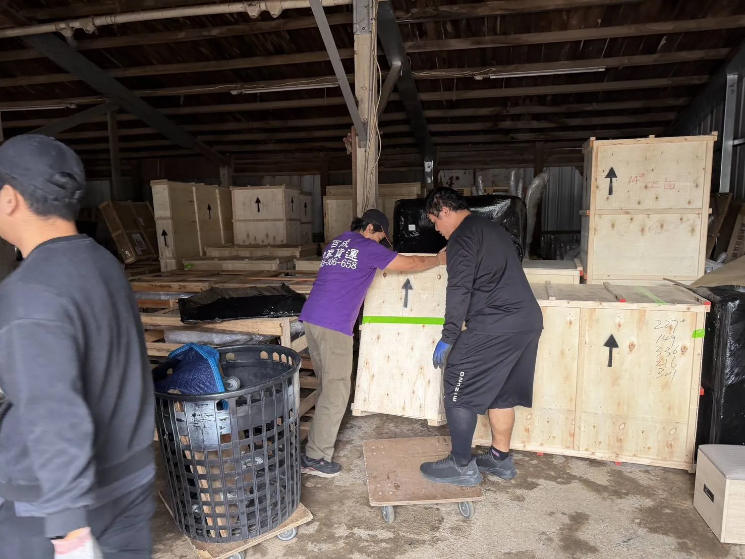 餐廳設備加藝術品搬運｜台北搬家｜台北搬家推薦