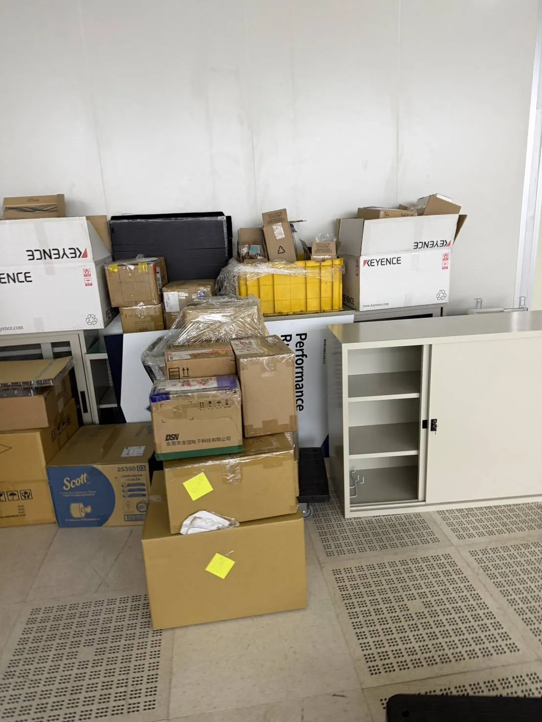 湖口科技公司 辦公室搬運跟OA屏風組裝｜台北搬家公司｜台北搬家推薦