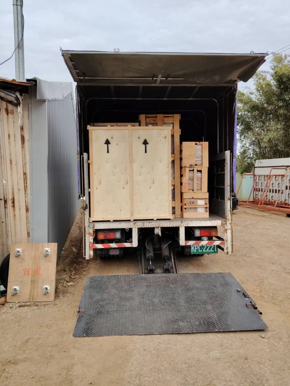 大直典華餐廳古董家具搬運｜台北搬家公司｜台北搬家推薦