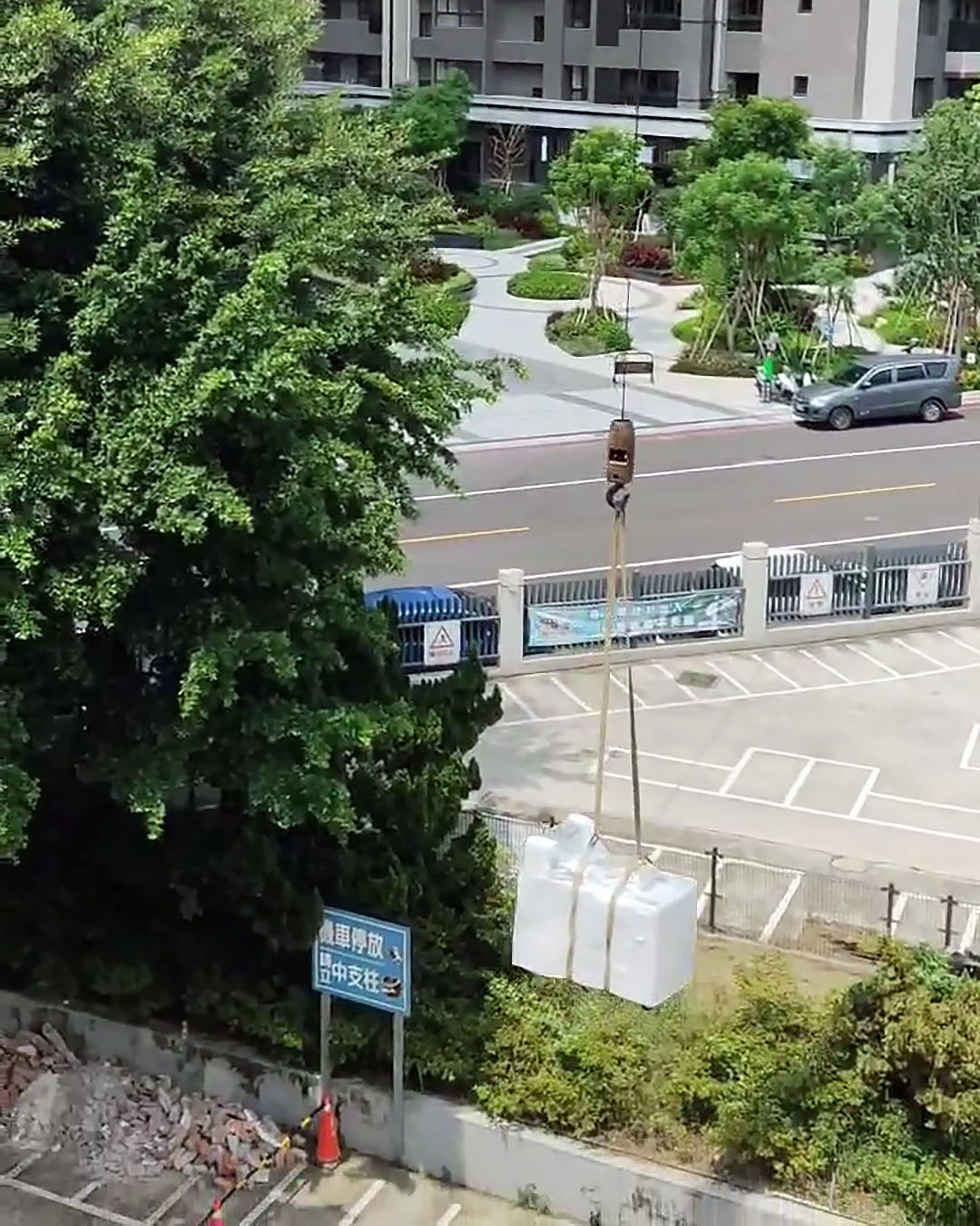 機器手臂機台送達校園｜搬家實績｜台北搬家公司｜台北搬家推薦