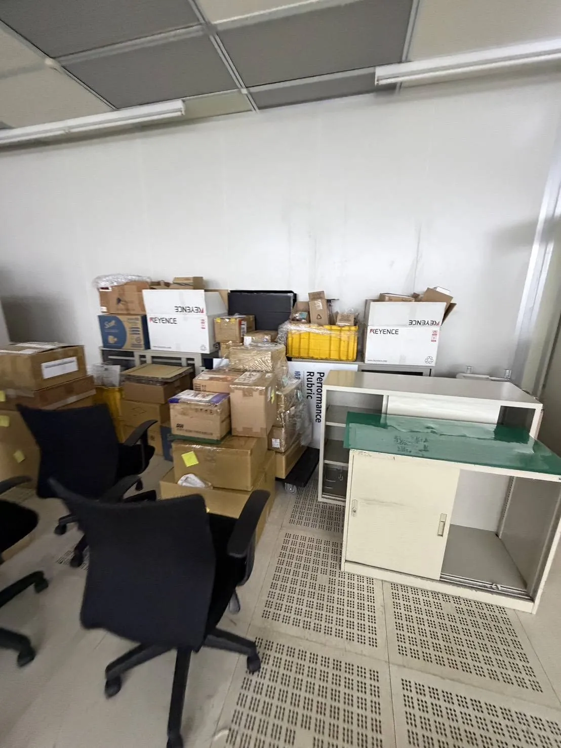 湖口科技公司 辦公室搬運跟OA屏風組裝｜台北搬家公司｜台北搬家推薦