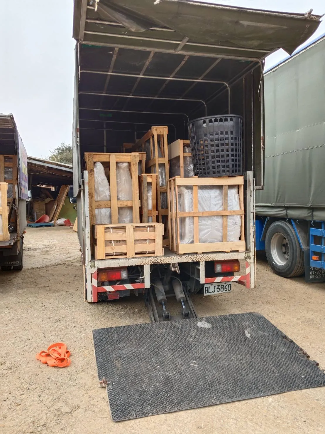 大直典華餐廳古董家具搬運｜台北搬家公司｜台北搬家推薦