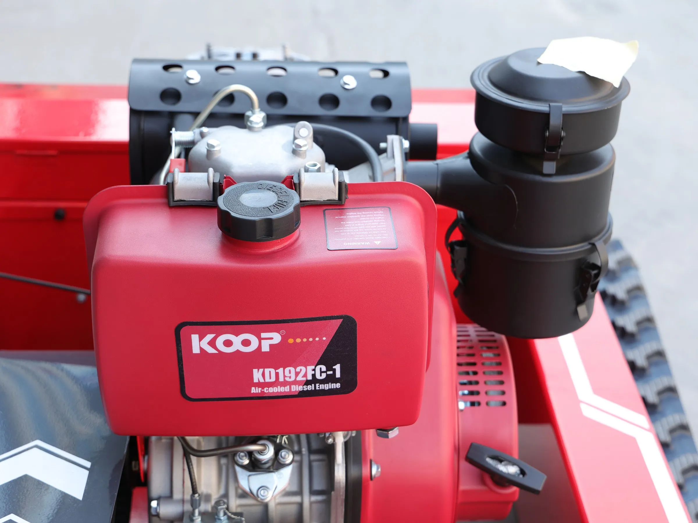 遙控無人割草機 AMD800