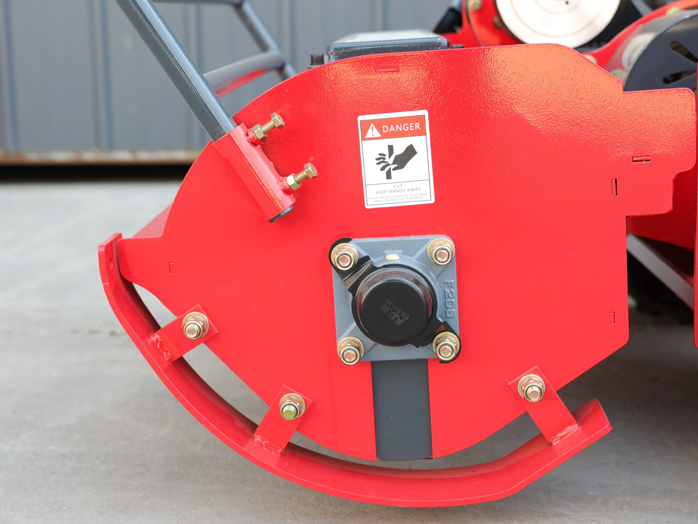 遙控無人割草機 AMD800